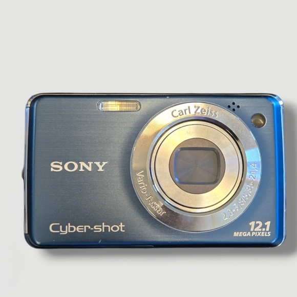 Sony Cyber-shot Blue Digital Camera Bundle - Picture 2 of 16